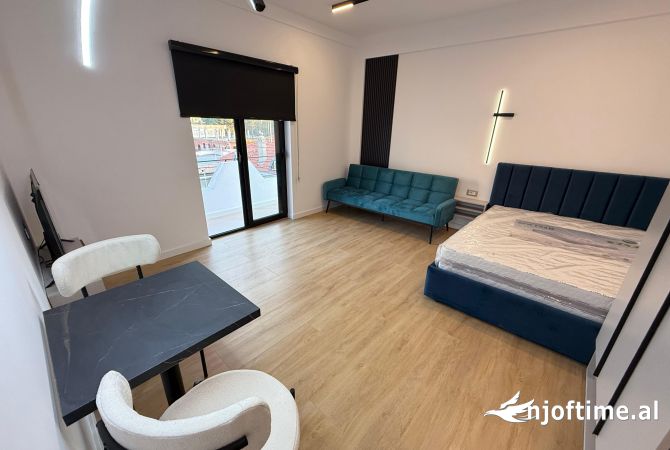 Shtepi ne shitje Apartament ne Tirane, 3+1, Mobilimi E mobiluar, Pagesa 198,000  Euro.