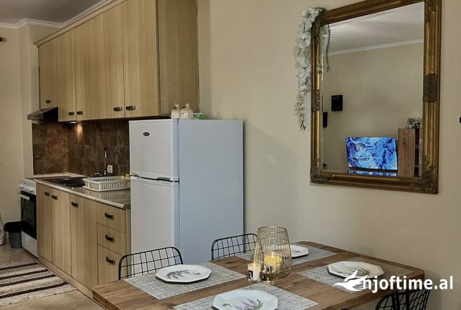 Shtepi me qera Apartament ne Tirane, 2+1, Mobilimi E mobiluar, Pagesa 65,000  Leke.