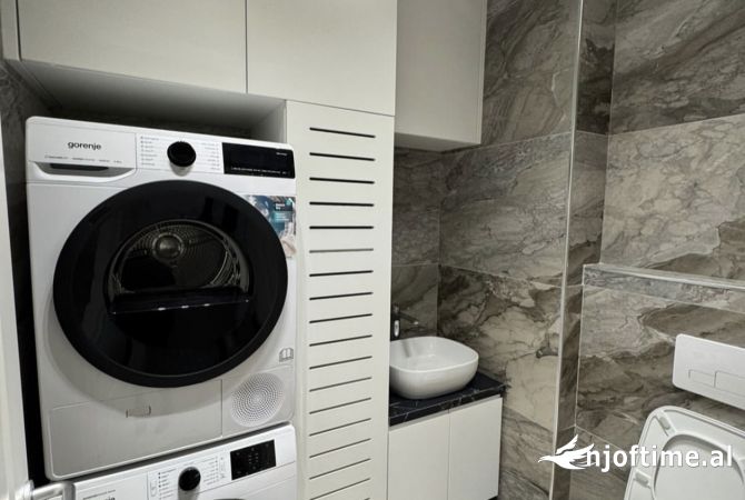 Shtepi me qera Apartament ne Tirane, 1+1, Mobilimi E mobiluar, Pagesa 1,300  Euro.