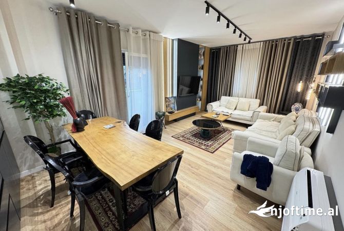 Shtepi me qera 2+1 ne Tirane - 1,000 Euro