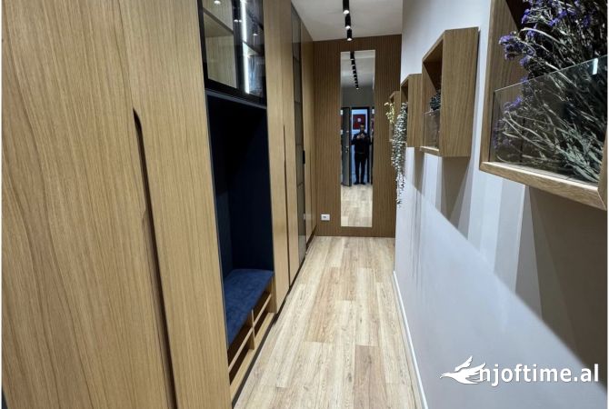 Shtepi me qera Apartament ne Tirane, 2+1, Mobilimi E mobiluar, Pagesa 1,000  Euro.