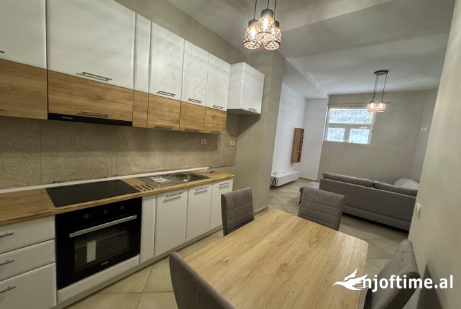 Shtepi me qera Apartament ne Tirane, 1+1, Mobilimi E mobiluar, Pagesa 350  Euro.
