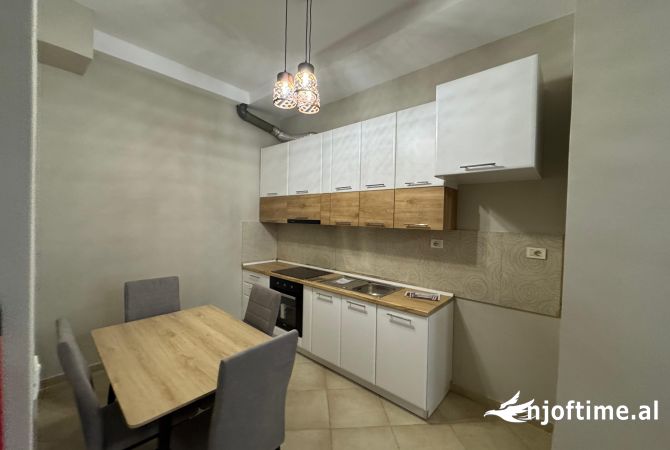 Shtepi me qera Apartament ne Tirane, 1+1, Mobilimi E mobiluar, Pagesa 350  Euro.