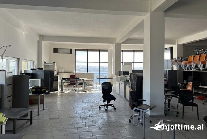 Ambient biznesi me qera 3+1 ne Tirane - 9,000 Euro