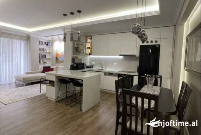 Shtepi me qera Apartament ne Tirane, 2+1, Mobilimi E mobiluar, Pagesa 750  Euro.