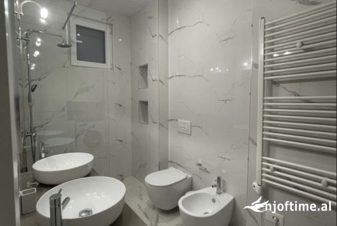 Shtepi me qera Apartament ne Tirane, 2+1, Mobilimi E mobiluar, Pagesa 750  Euro.