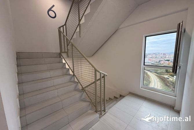 Shtepi ne shitje Apartament ne Tirane, 1+1, Mobilimi Bosh, pa mobiluar, Pagesa 85,000  Euro.