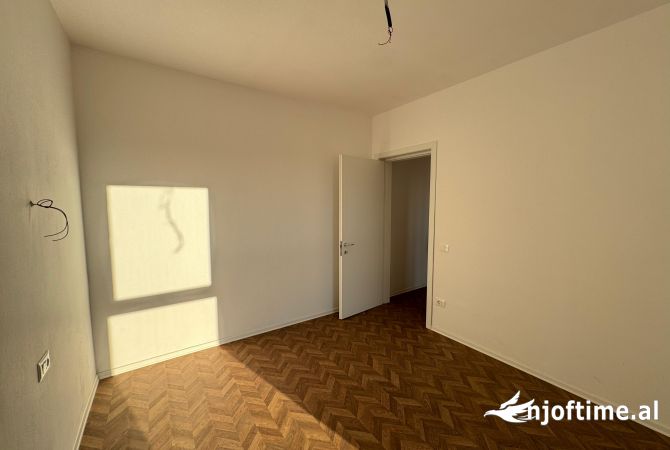 📣 QERA Ambient Biznesi , Apartament 2+1 Me 2 Tualete  📍 Gadern Building Tirana , Prane 21-Dhjetorit 