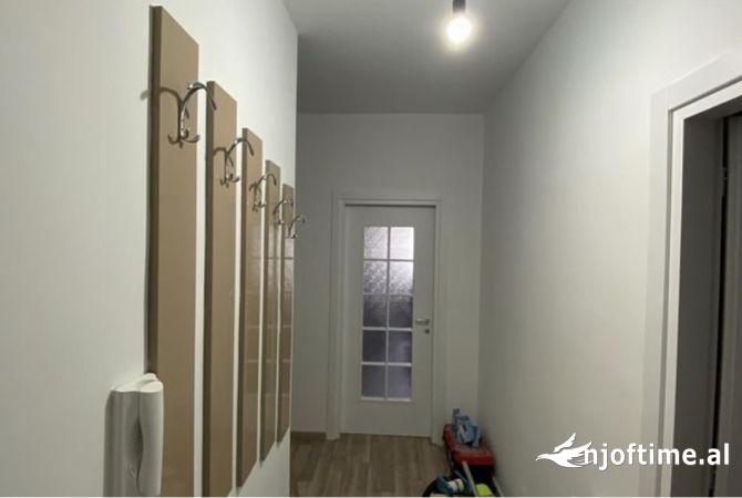Shtepi me qera Apartament ne Tirane, 2+1, Mobilimi E mobiluar, Pagesa 500  Euro.