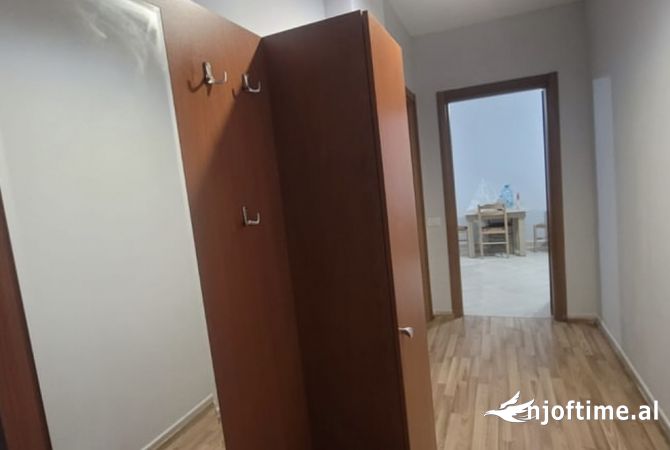 Shtepi me qera Apartament ne Tirane, 2+1, Mobilimi E mobiluar, Pagesa 57,000  Leke.