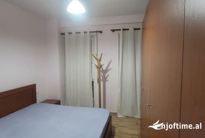 Shtepi me qera Apartament ne Tirane, 2+1, Mobilimi E mobiluar, Pagesa 57,000  Leke.