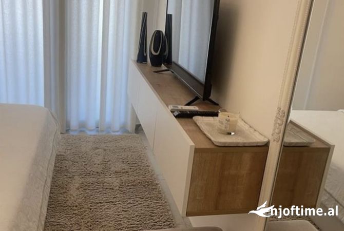Shtepi me qera Apartament ne Tirane, 1+1, Mobilimi E mobiluar, Pagesa 80,000  Leke.