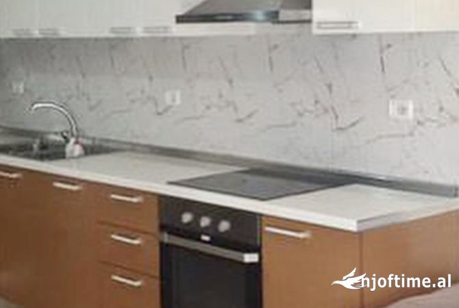 Shtepi me qera 2+1 ne Tirane - 700 Euro