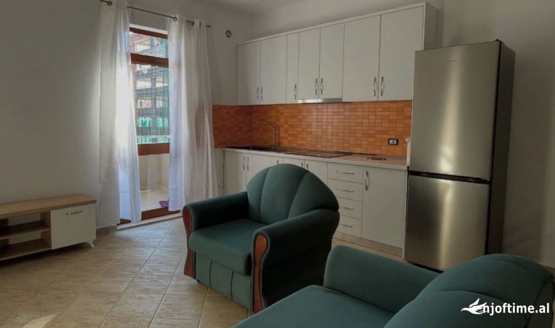 Shtepi me qera Apartament ne Tirane, 2+1, Mobilimi E mobiluar, Pagesa 750  Euro.