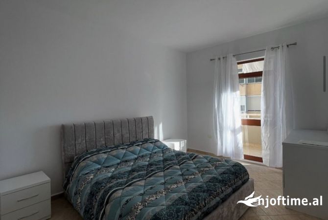 Shtepi me qera Apartament ne Tirane, 2+1, Mobilimi E mobiluar, Pagesa 750  Euro.