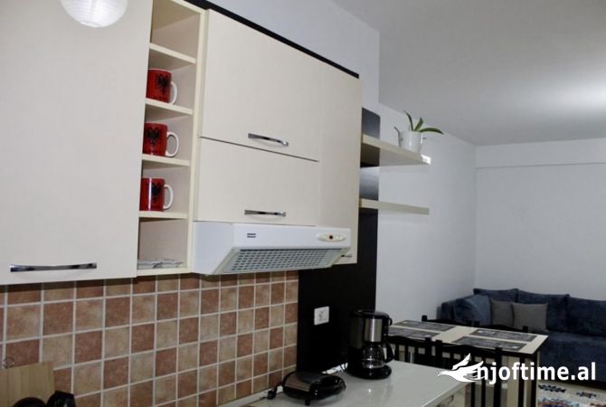 Shtepi me qera Apartament ne Tirane, 2+1, Mobilimi E mobiluar, Pagesa 600  Euro.