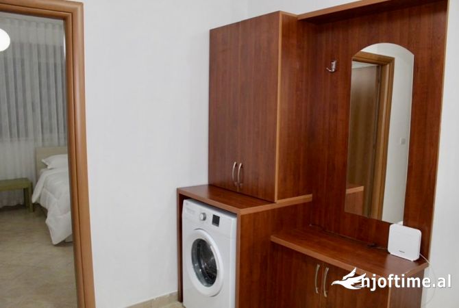 Shtepi me qera Apartament ne Tirane, 2+1, Mobilimi E mobiluar, Pagesa 600  Euro.