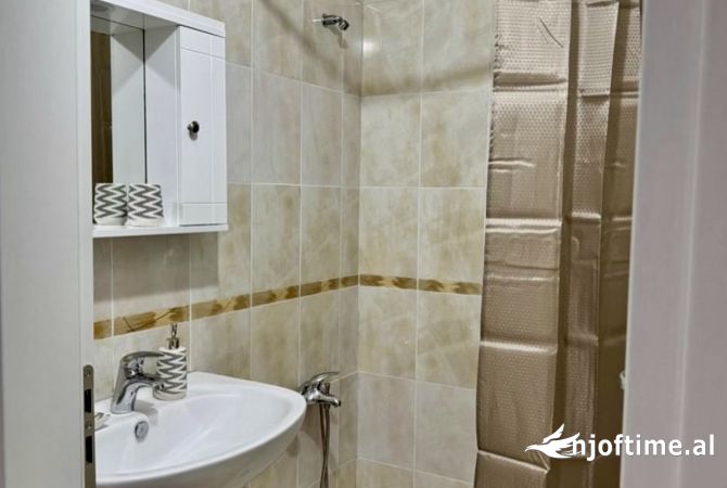 Shtepi me qera Apartament ne Tirane, 2+1, Mobilimi E mobiluar, Pagesa 600  Euro.