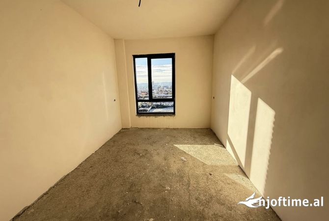 Shtepi ne shitje Apartament ne Tirane, 2+1, Mobilimi Bosh, pa mobiluar, Pagesa 138,180  Euro.