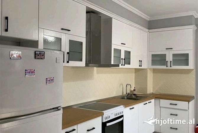 Shtepi me qera 2+1 ne Tirane - 700 Euro