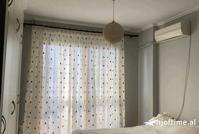 Shtepi me qera Apartament ne Tirane, 2+1, Mobilimi E mobiluar, Pagesa 700  Euro.