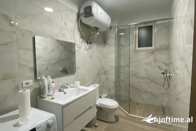 Shtepi me qera Apartament ne Tirane, 2+1, Mobilimi E mobiluar, Pagesa 700  Euro.