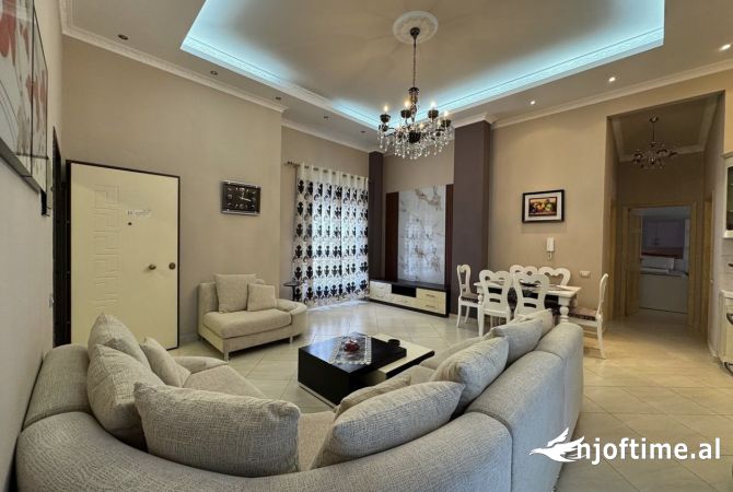 Shtepi me qera Apartament ne Tirane, 2+1, Mobilimi E mobiluar, Pagesa 800  Euro.