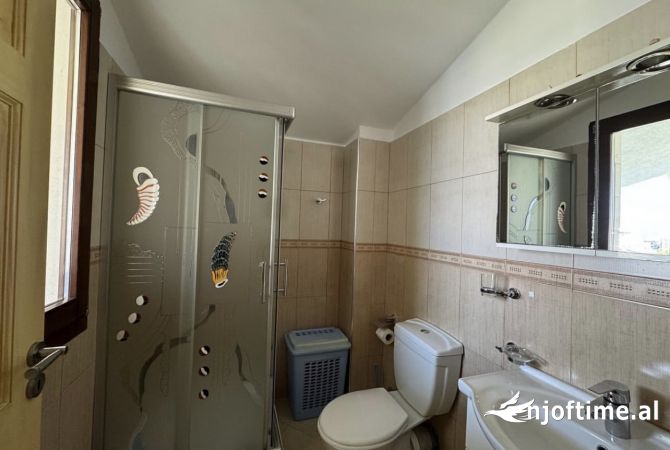 Shtepi me qera Apartament ne Tirane, 2+1, Mobilimi E mobiluar, Pagesa 800  Euro.