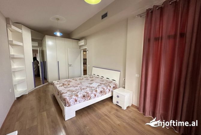 Shtepi me qera Apartament ne Tirane, 4+1, Mobilimi E mobiluar, Pagesa 100,000  Leke.