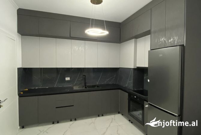 Shtepi me qera 1+1 ne Tirane - 450 Euro
