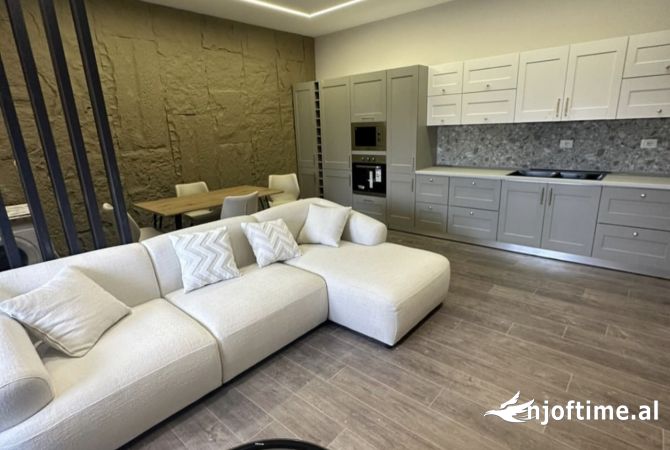 Shtepi me qera 1+1 ne Tirane - 650 Euro