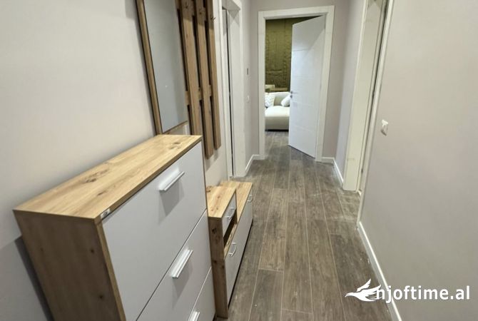 Shtepi me qera Apartament ne Tirane, 1+1, Mobilimi E mobiluar, Pagesa 650  Euro.