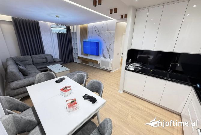 Shtepi me qera 2+1 ne Tirane - 1,200 Euro