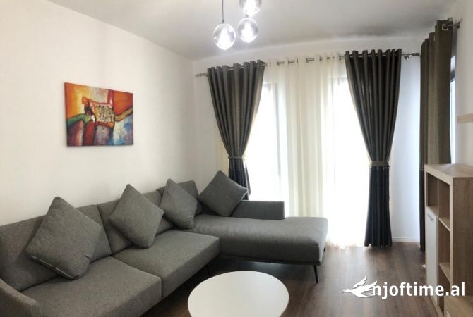 Shtepi me qera Apartament ne Tirane, 1+1, Mobilimi E mobiluar, Pagesa 550  Euro.