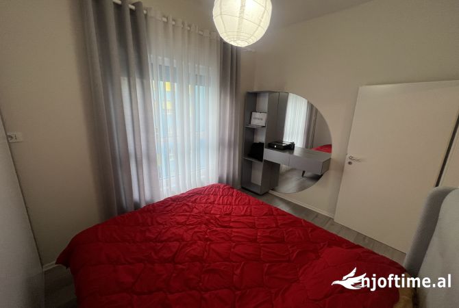 Shtepi ne shitje Apartament ne Tirane, 2+1, Mobilimi E mobiluar, Pagesa 140,000  Euro.