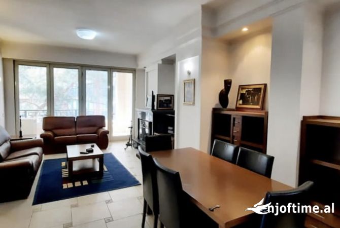 Shtepi me qera 2+1 ne Tirane - 1,800 Euro
