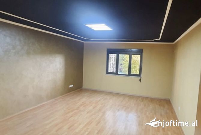 📣 QERA Ambient Biznesi 4+1+2 📍 Prane Qendres 🛣️ Rruga e "Kavajes" ✨ 