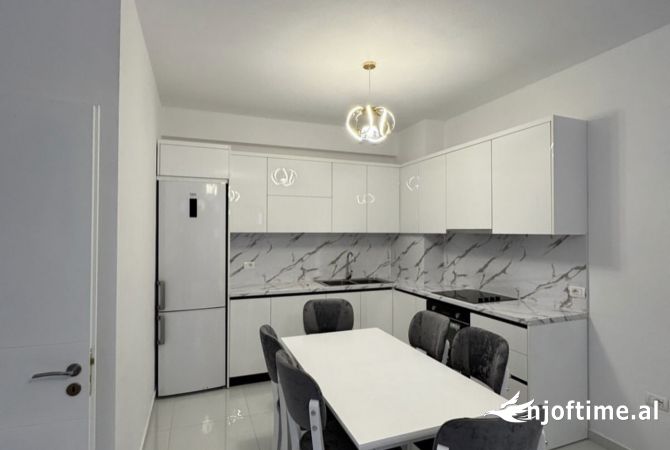 Shtepi me qera 2+1 ne Tirane - 600 Euro