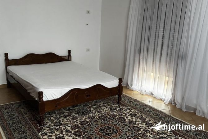 Shtepi me qera 2+1 ne Tirane - 40,000 Leke