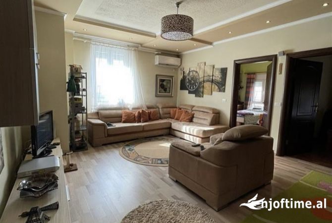 Shtepi ne shitje 3+1 ne Tirane - 245,000 Euro