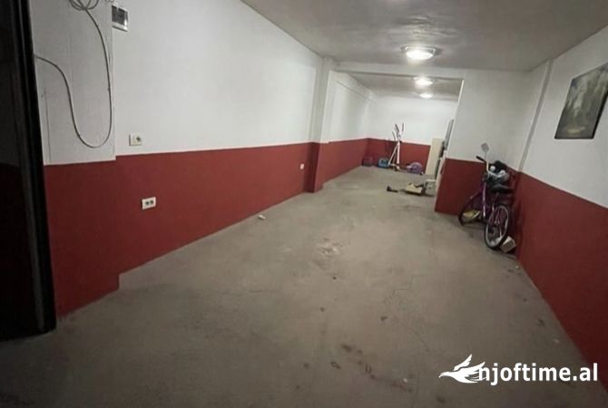 Shtepi ne shitje Apartament ne Tirane, 3+1, Mobilimi E mobiluar, Pagesa 245,000  Euro.