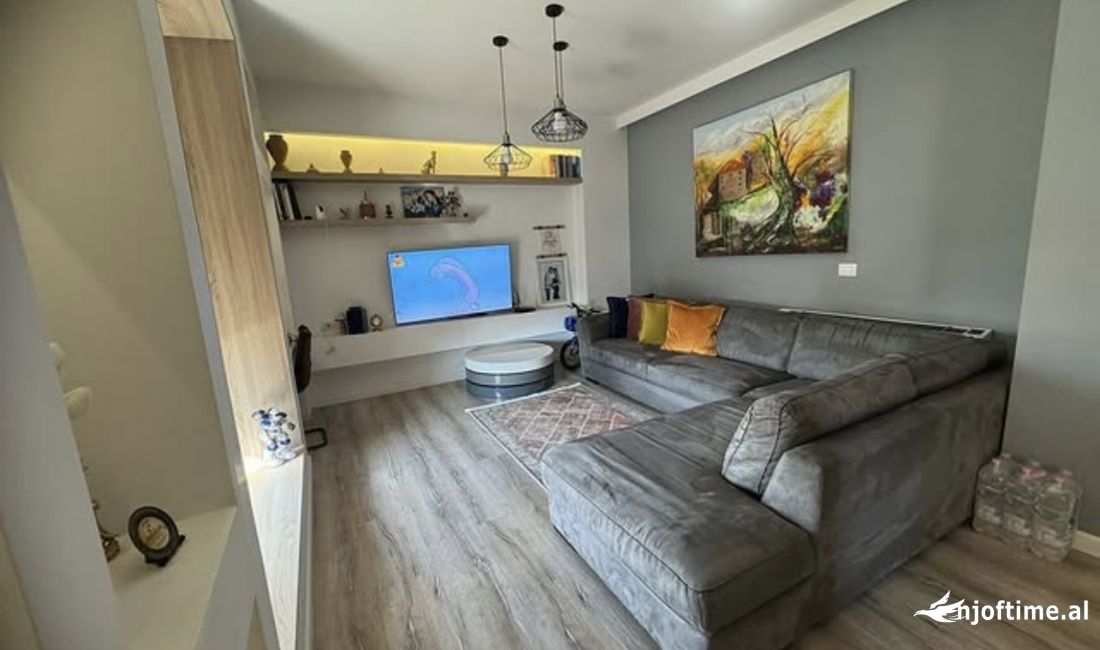 Shtepi ne shitje Apartament ne Tirane, 2+1, Mobilimi E mobiluar, Pagesa 206,000  Euro.