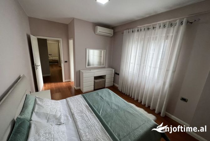 Shtepi me qera 3+1 ne Tirane - 1,100 Euro