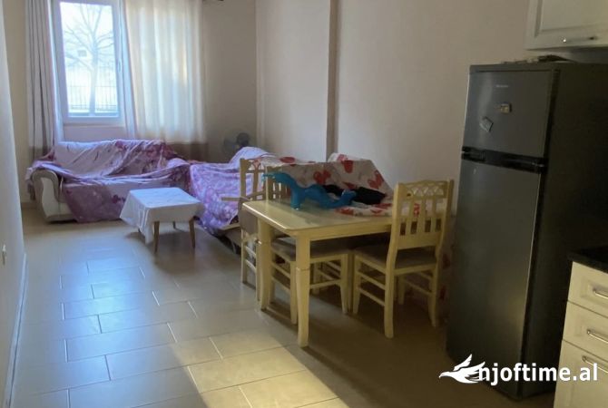 Shtepi me qera 2+1 ne Tirane - 330 Euro
