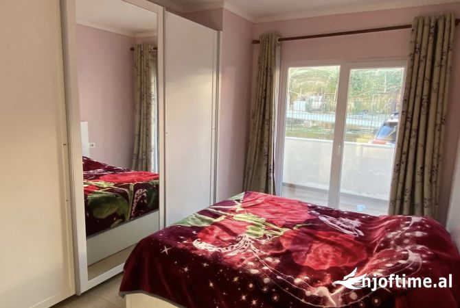 Shtepi me qera Apartament ne Tirane, 2+1, Mobilimi E mobiluar, Pagesa 330  Euro.