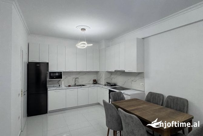 Shtepi me qera 1+1 ne Tirane - 450 Euro