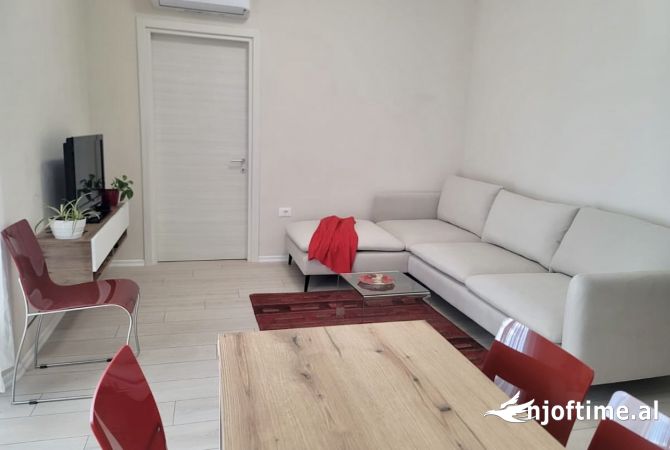 Shtepi me qera 1+1 ne Tirane - 55,000 Leke