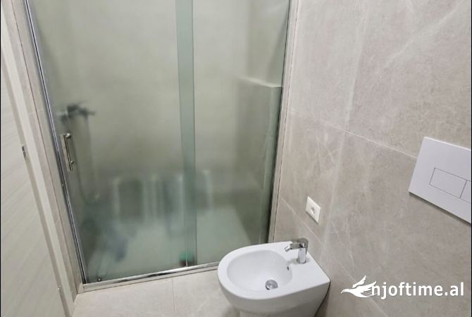 Shtepi me qera Apartament ne Tirane, 1+1, Mobilimi E mobiluar, Pagesa 55,000  Leke.