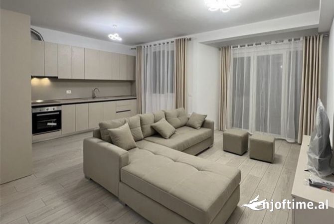 Shtepi me qera 2+1 ne Tirane - 60,000 Leke