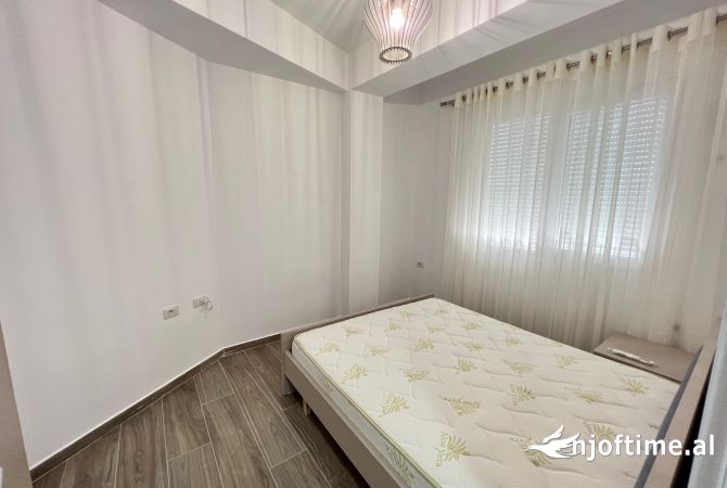 Shtepi me qera Apartament ne Tirane, 2+1, Mobilimi E mobiluar, Pagesa 600  Euro.